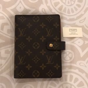 Louis Vuitton Medium Ring Agenda Cover